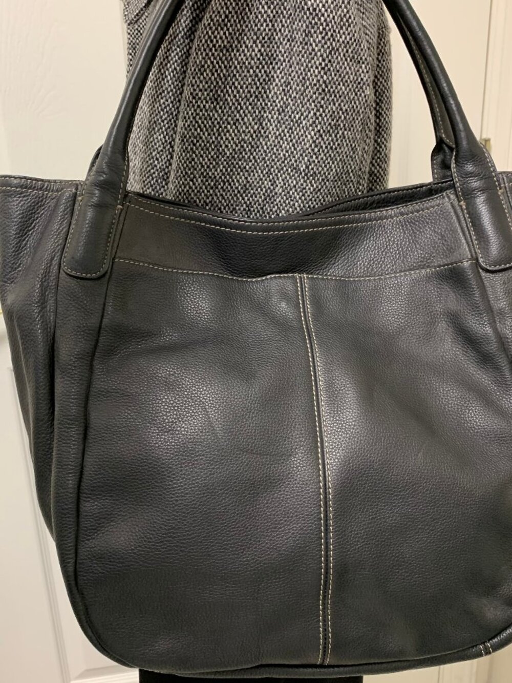 Tignanello Large Black Pebbled Leather Hobo Shoulder Bag Tote - Picture 4 of 16